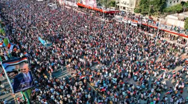 حشود ضخمة في خور مكسر: عدن تحتضن مليونية التعبئة ل...