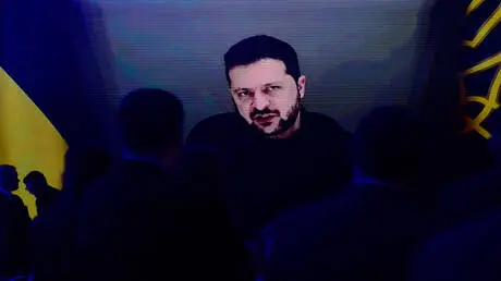 زيلينسكي يرفض الاستقالة أو إجراء انتخابات