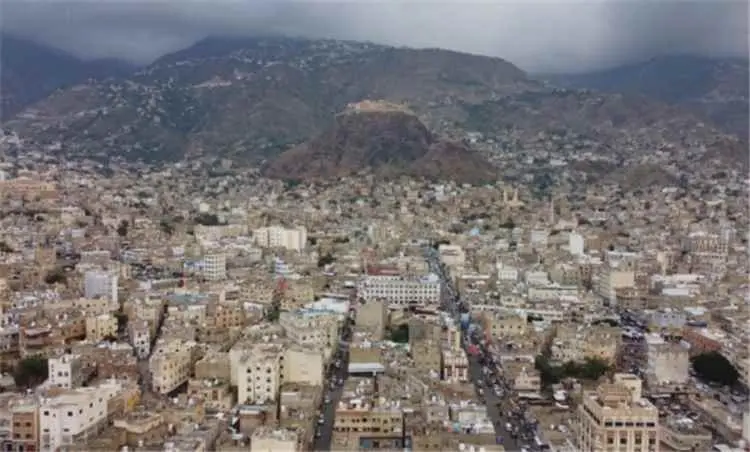 الحكومة تطالب بتحرك أممي عاجل لفك حصار تعز