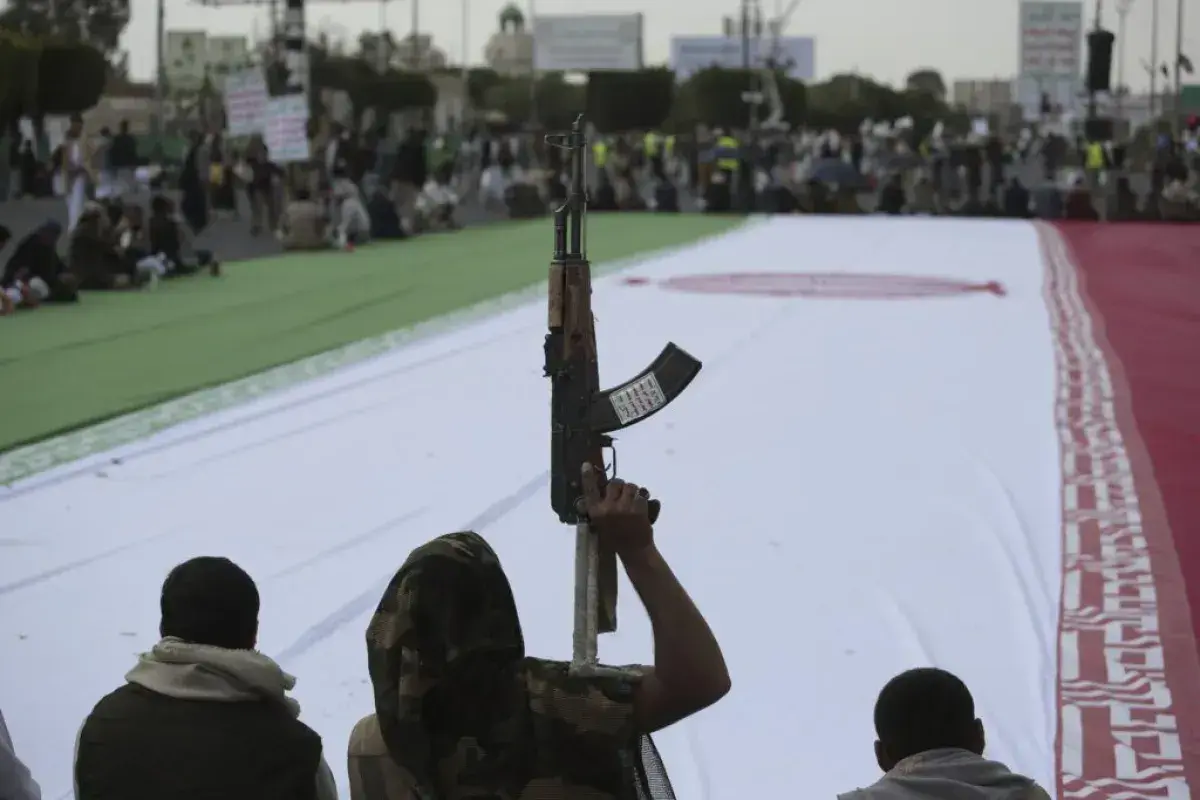اليمن: مجلس الرئاسة يشدد إجراءات ملاحقة المتخابرين...