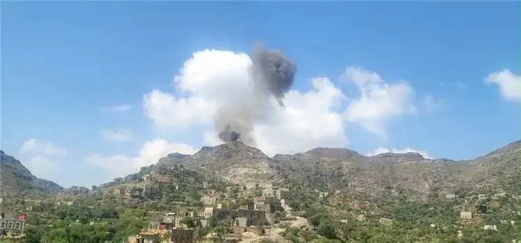 استهداف مخزن أسلحة للحوثيين قرب جبل عماد الدين في...