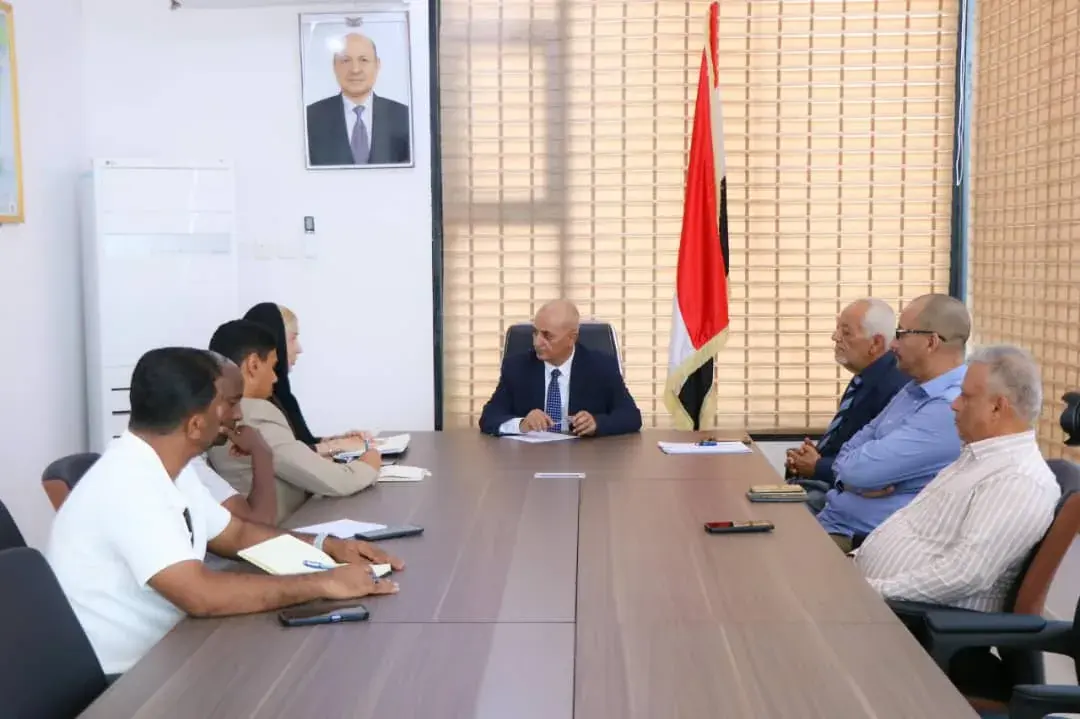 الوزير الشرجبي يبحث مع الهجرة الدولية تدخلاتها في قطاعي المياه والصرف الصحي 