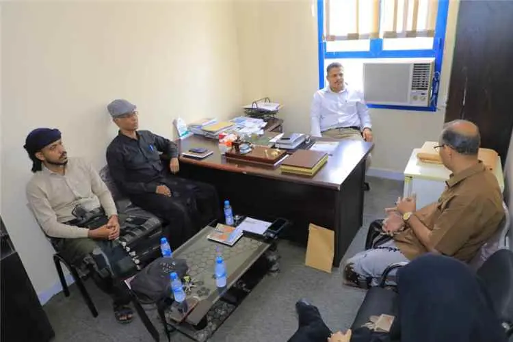 مدير الثقافة بساحل حضرموت يطلع على ترتيب إشهار مؤسسة آفاق وطن للتنمية الثقافية والتدريب الإعلامي