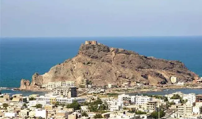 عدن.. إغلاق قلعة صيرة وساحل معاشيق أمام المواطنين...