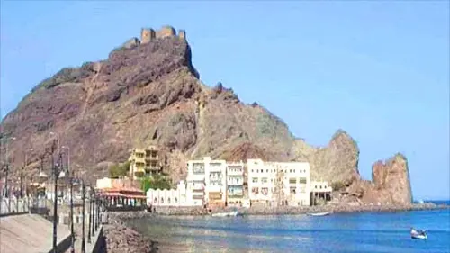 إغلاق قلعة صيرة وساحل معاشيق في العاصمة عدن حتى إش...