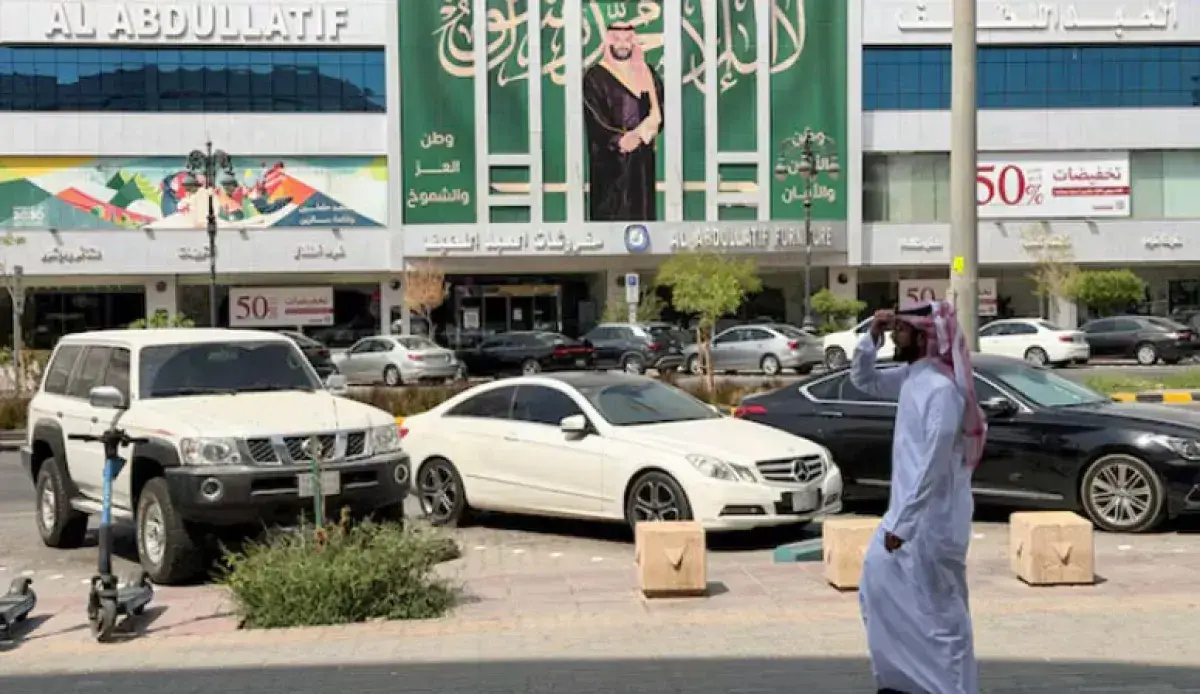إيران تعترف بدفع الحوثيين لشن هجمات استراتيجية في...