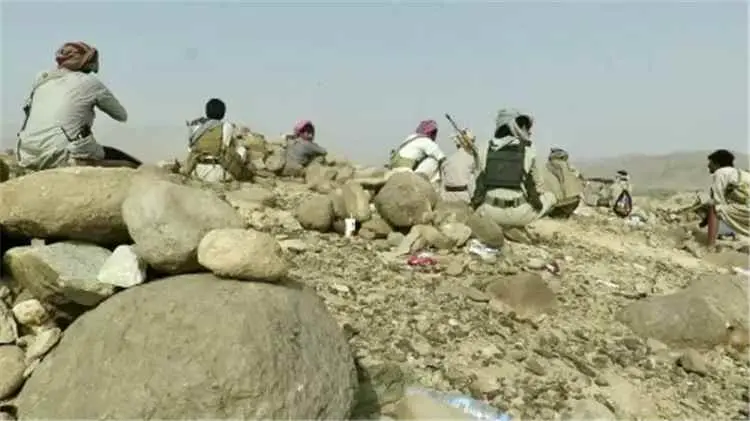 اشتباكات عنيفة في جبهة الشقب جنوب تعز بين القوات ا...