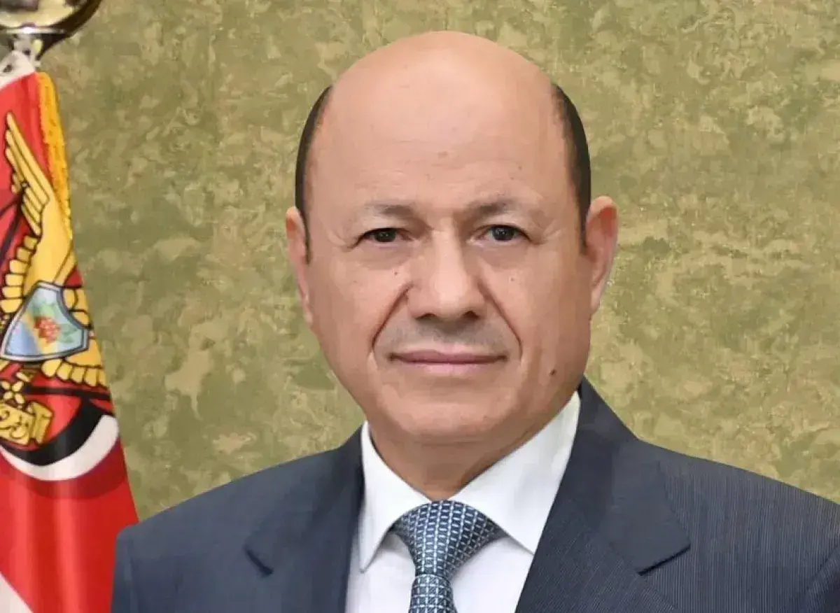 العليمي وميليباند يبحثان مستجدات اليمن.. ولندن تتعهد بتشديد إجراءات منع تهريب الأسلحة للحوثيين