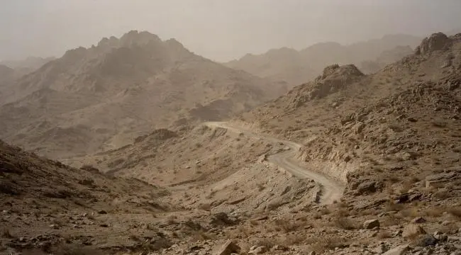 عاجل | غارة جوية مدمرة تدك غرفة عمليات ومركز قيادة للحوثيين في مريس بالضالع.. خسائر كبيرة في صفوف المليشيا .