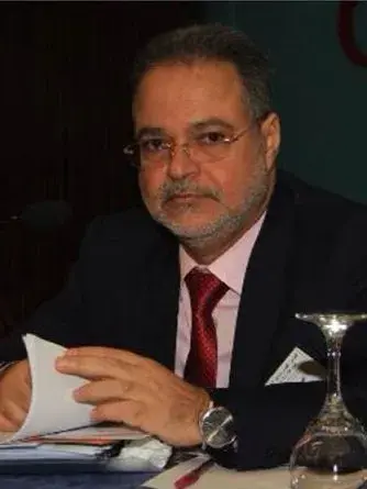 سياسي يمني بارز  واجه مشروع الحوثي منذ أول لحظة وح...