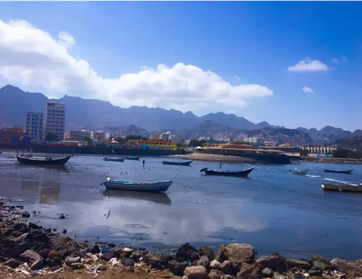 عدن .. ضبط شخصين بتهمة الترويج لمليشيا الحوثي الإر...
