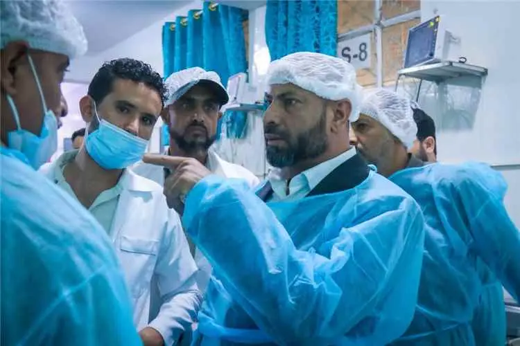 محافظ الضالع يفتتح قسم العناية المركزة بمستشفى الن...