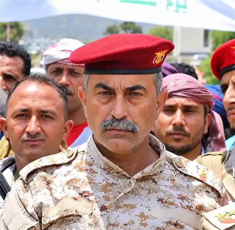 محور تعز: الحوثيون يختطفون العقيد طه عون من مستشفى...