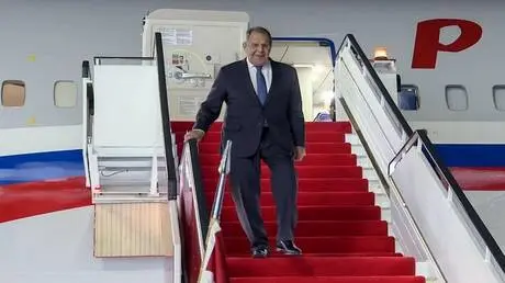 لافروف يصل البحرين للمشاركة في الحوار الاستراتيجي...