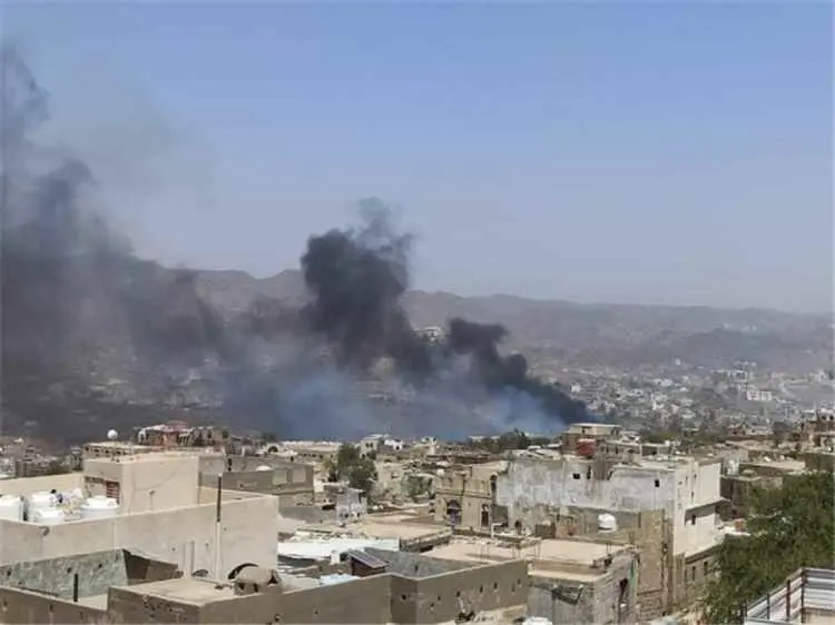 تقرير حقوقي: 170 انتهاكًا حوثيًا في 9 محافظات خلال...