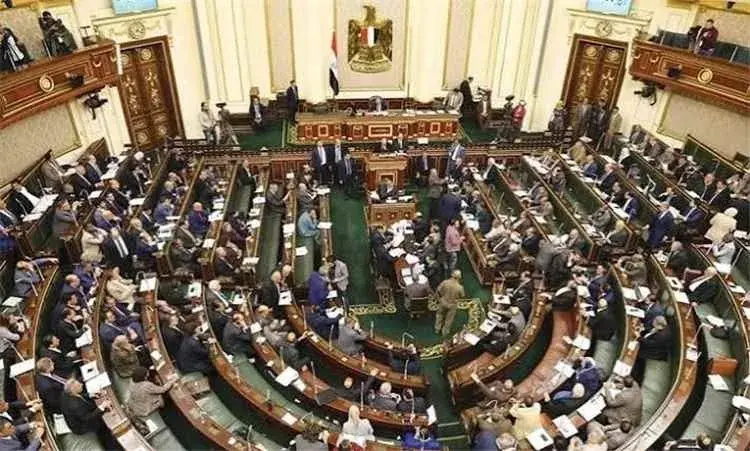 البرلمان المصري يعقد جلسة طارئة لبحث إرسال قوات إل...