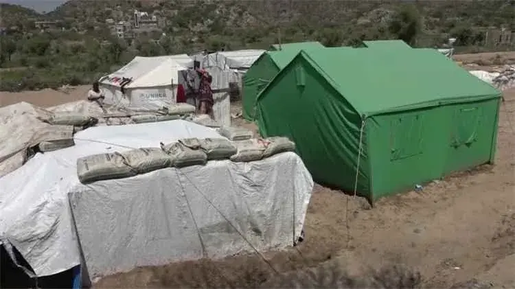 مشروع إغاثي عاجل يستهدف الأسر النازحة في خمس محافظ...