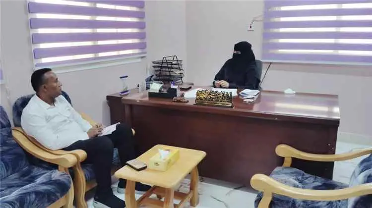 اللجنة الوطنية للمرأة بساحل حضرموت تستقبل مدير مكت...