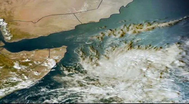 منخفض مداري يضرب بحر العرب ويقترب من اليمن.. 4 محافظات على خط التأثر بينها عدن والرياح تصل إلى 38 عقدة .