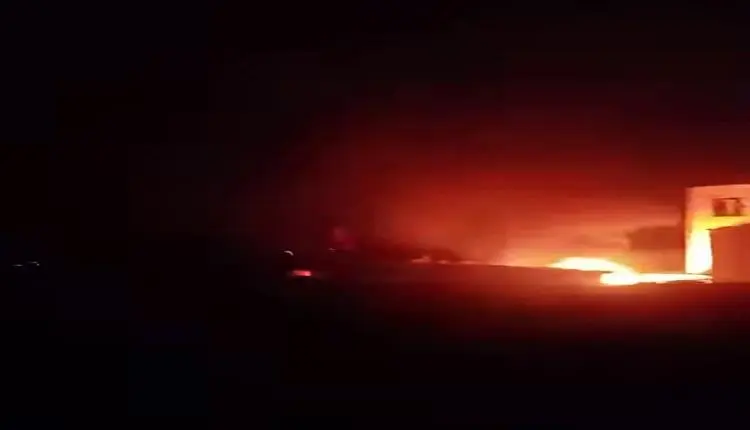 مجهولون يحرقون سيارة فريق طائفي في قدس والحوثي يتو...