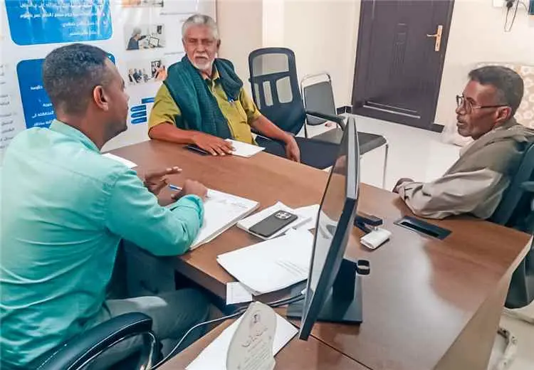 المحمدي يبحث مع مدير كهرباء بروم ميفع سبل إيصال ال...