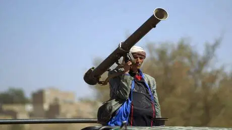 خبير مصري يكشف لـRT دلالات تحرك مجلس الدفاع الوطني...