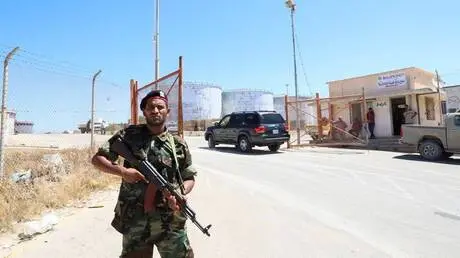 مقتل وإصابة 9 عسكريين بانفجار قذيفة هاون داخل معسك...