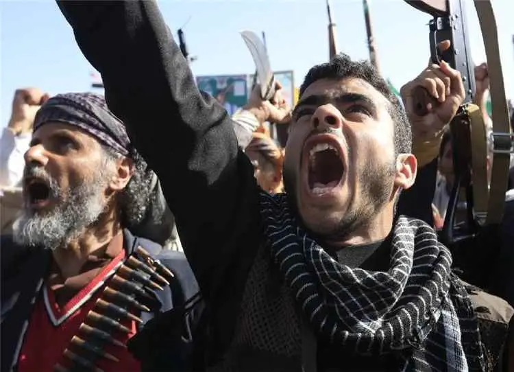 نزف الجبهات يدفع الحوثيين لتوسيع حملات التعبئة وال...