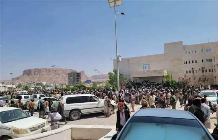 العثماني يطالب بتحقيق عسكري شامل في استهداف معسكر العلم بشبوة ومحاسبة المسؤولين