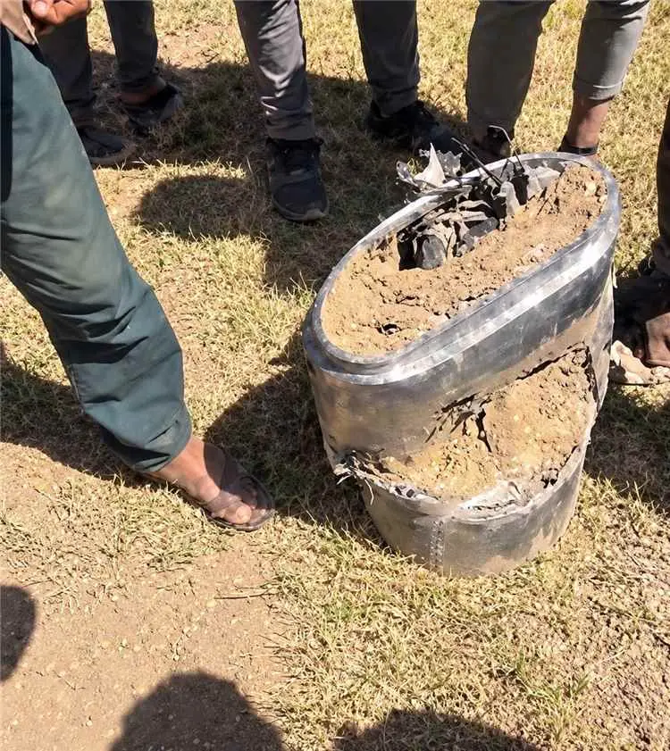 سقوط بقايا صاروخ في إب وسط ترجيحات بفشل عملية إطلا...