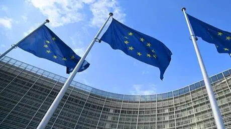 المفوضية الأوروبية تتمسك بالتخلي عن الطاقة الروسية...
