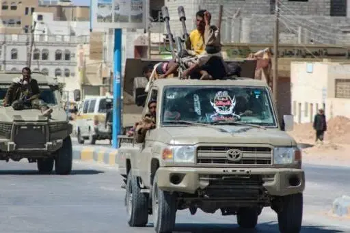 خلافات حادة بين ألوية العمالقة ودرع الوطن ينتهي با...
