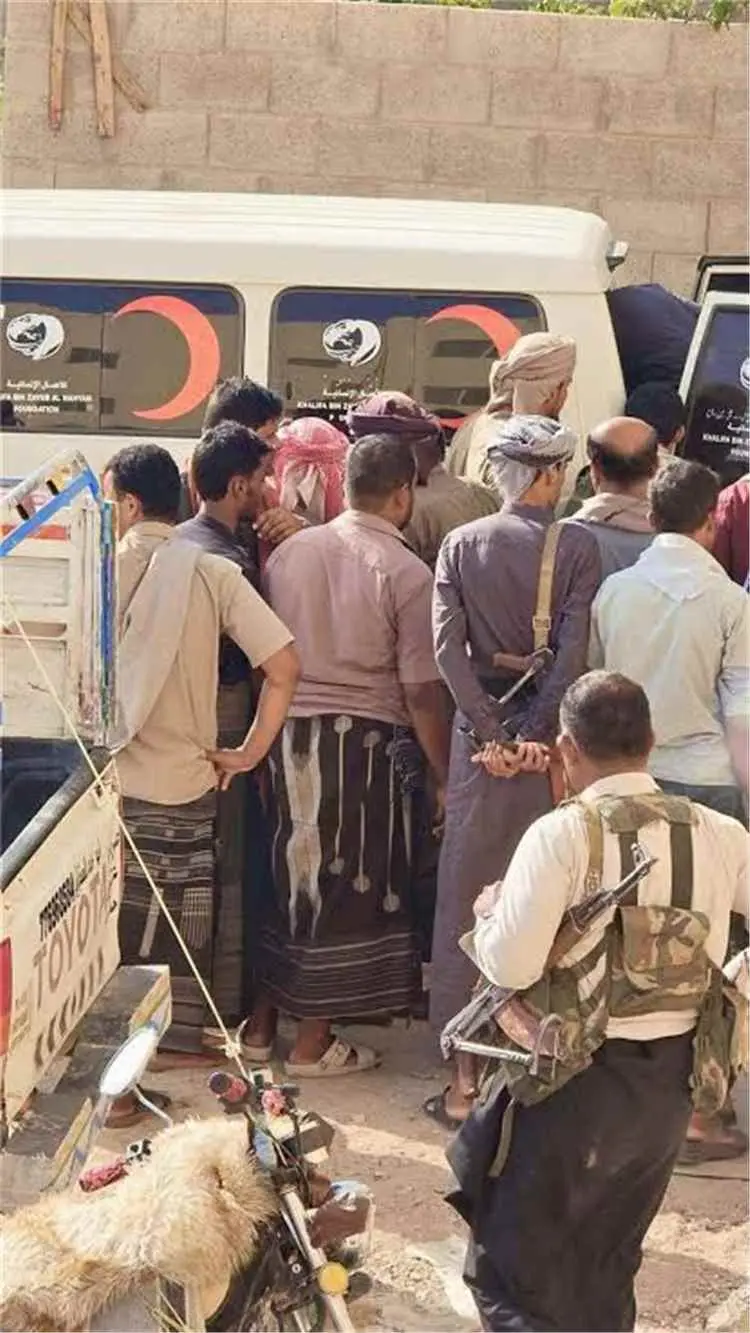 شبوة تودع شهداء اليوم في معسكر العلم