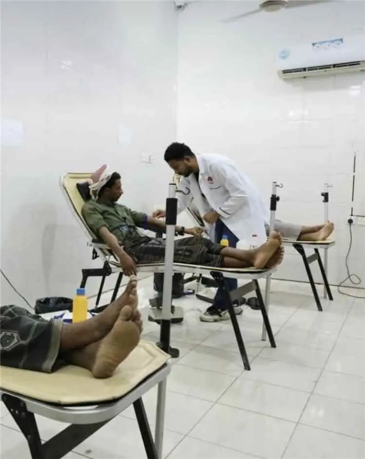 هبّة إنسانية في المكلا.. أبناء حضرموت يتوافدون للت...