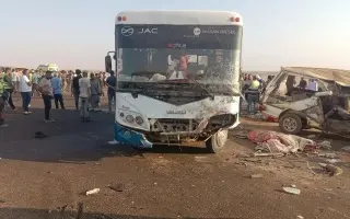 مصر.. وفاة 13 شخصًا وإصابة 40 آخرين في حادث تصادم...