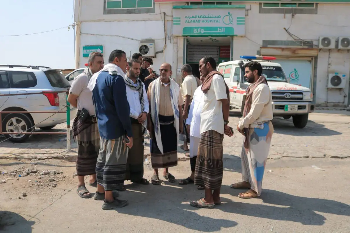 قيادات من مؤتمر حضرموت الجامع تزور جرحى الهجوم الإ...