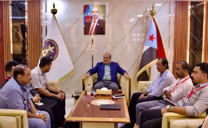 هرهرة يناقش ملف تعيين المتعاقدين الأكاديميين بجامع...