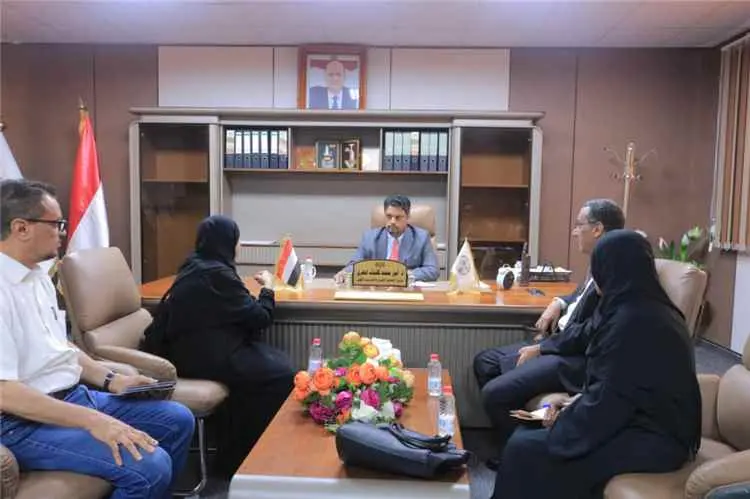 وزير التعليم الفني يوجّه بقبول الناجين من الألغام في المعاهد المهنية والتدريبية بعدن وأبين ولحج