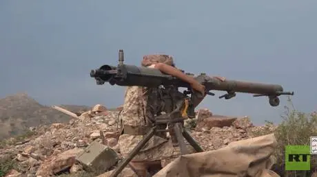 "الحوثيون" ينشرون مشاهد لاستهداف قوات سعودية من جب...
