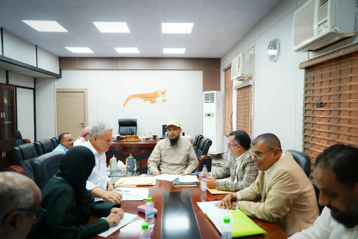 برئاسة المحافظ شيخ..  لجنة المناقصات بالعاصمة عدن...
