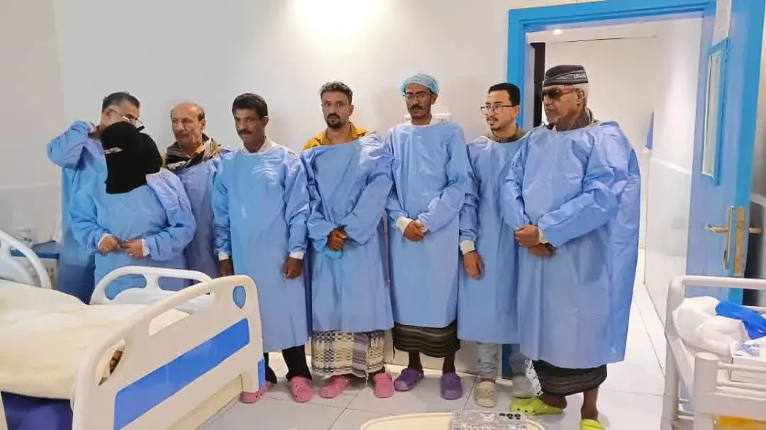 وفد الجمعية الوطنية يواصل متابعة أوضاع الجرحى في حضرموت