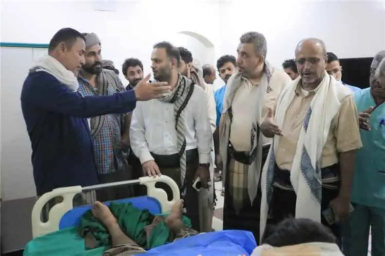 قيادات مؤتمر حضرموت الجامع تزور جرحى شبوة في مستشف...