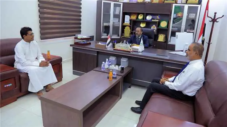 نائب رئيس جامعة المهرة لشؤون الطلاب يلتقي رئيس منتدى المهرة للأمن السيبراني لبحث تعزيز التعاون في مجال الأمن الرقمي