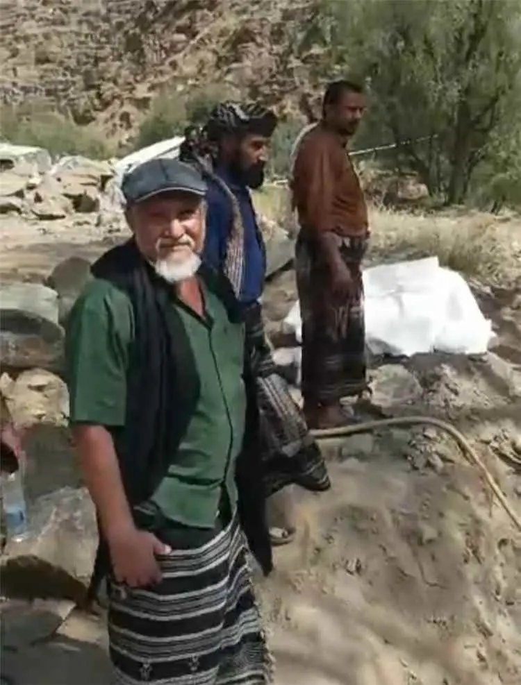 مدير عام سرار يتفقد أعمال الجابيونات الدفاعية لطري...