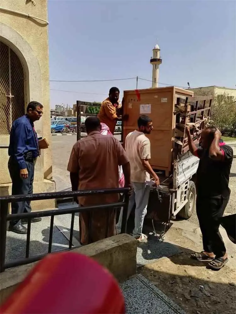 محافظ لحج الحالمي يقدم دعم لتجهيز غرفة عمليات الوضع في هيئة مستشفى ابن خلدون العام
