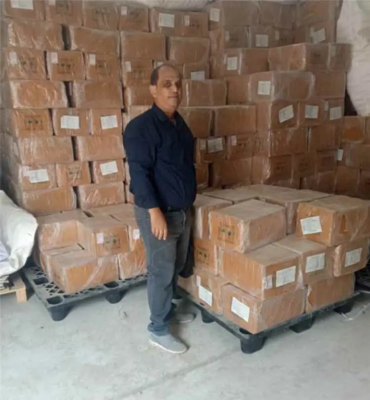 مدير مكتب الصحة بخور مكسر يتسلم أدوية ومستلزمات طبية لتعزيز خدمات المراكز الصحية بالمديرية