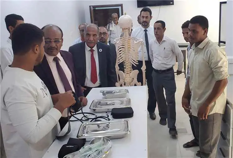 الوكيل التميمي يفتتح معهد أرض الأحقاف للعلوم الطبية بسيئون