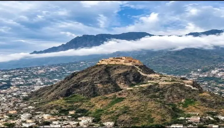 246 قتيل وجريح حوثي في معارك ضارية بتعز وغارات دحر...