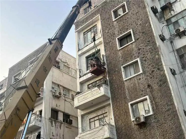 شرفات آيلة للسقوط في عدن.. إنذار يهدد الأرواح وذاكرة المدينة