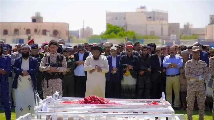 في موكب جنائزي مهيب ومؤثر يتقدمهم المحافظ بن الوزي...